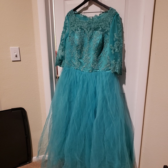 Prom/wedding dress - Picture 1 of 4